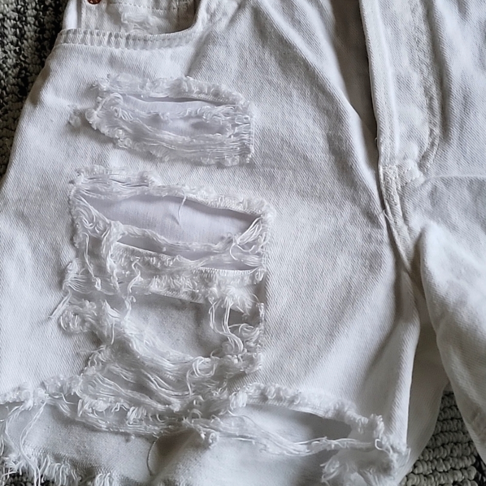 We The Free White Maggie Mid Rise Short Size 26 - Picture 3 of 9